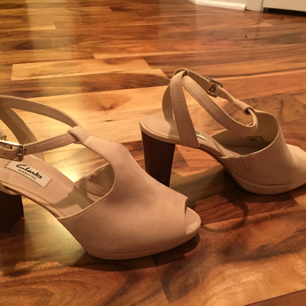 Clarks pink suede heels